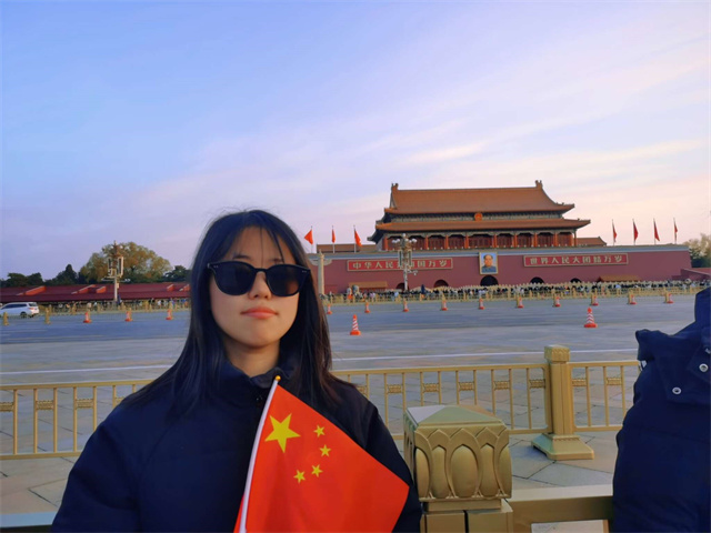 党团领航聚合力 我与祖国共奋进——商务英语学院学生党支部、团总支开展“中秋&国庆·青年在场”青年学子献礼新时代系列活动