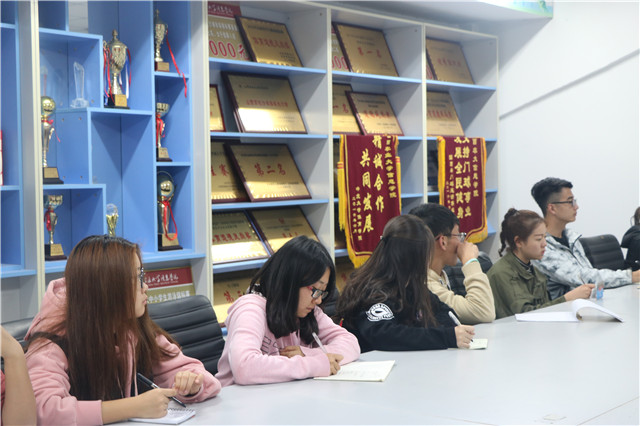 记学生体育联合会期中总结会