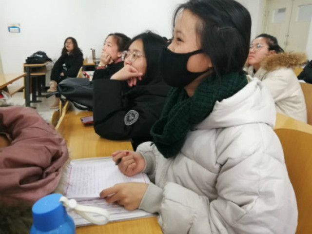 【完满班级】 用爱暖人心 活力现青春——外国语言文学系英语1805班、1802班12月完满班级活动