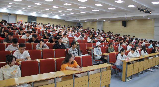 面对未来 收获成长——智能工程学院企业家面对面交流会