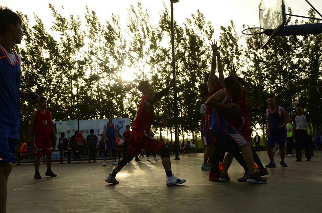 【完满班级】勇往争先 体味人生——食品与环境学院园林1704、1705班级举办篮球赛