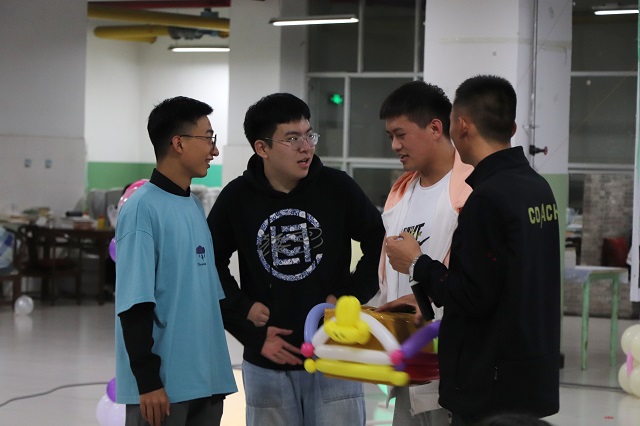 情满月圆中秋 乐享传统文化——经济与管理学院“恰花好月圆,悟情谊温馨”中秋晚会活动