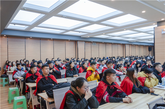 600余名志愿者、8周劝募活动、630多个爱心包裹 只为温暖山区儿童