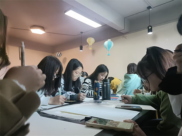 【完满班级】秋意正浓 与秋相遇——淬炼·国际商学院会计2105班完满班级活动