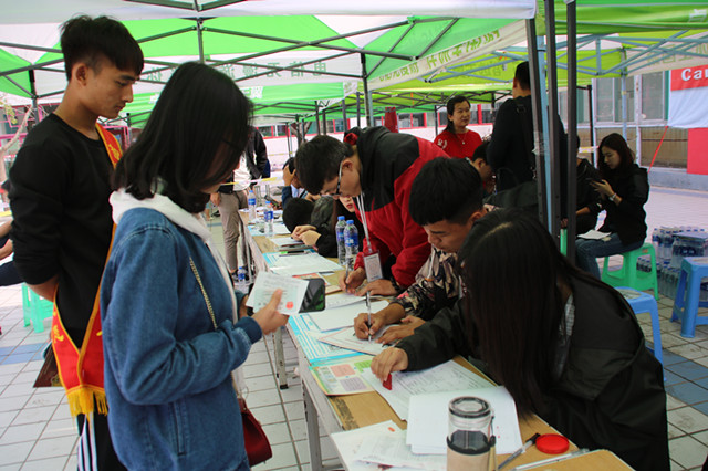 【迎新纪实】金秋送爽 喜迎新面孔 丹桂飘香 同庆新学期