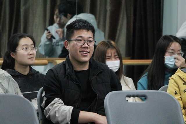 【社团开放日】拿起吉他！一起乐队一起FUN~