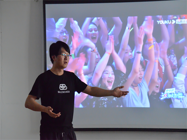 第三十九期“创客视界”传媒沙龙:学习拍摄街舞技巧 记录信院精彩瞬间