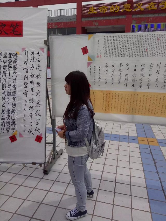 【社团星动力】第5期:以梦为马 墨笔生香——竹贤林书法社社长冯琴荣
