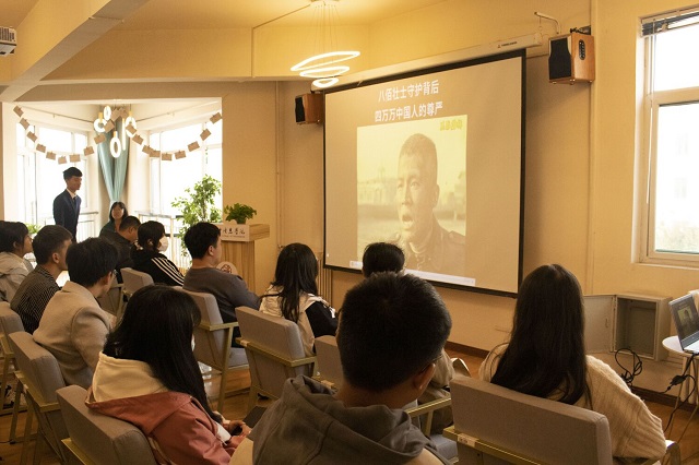 学·忆艰难岁月 感书籍之悟——经济与管理学院开展“百年青春勇向党,辉煌百年我来讲”主题团日活动