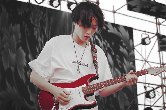 【音乐节·无边】无边之梦回信院 飙泪摇滚燃岁月——“2017 无边”第五届校园摇滚音乐节9月26日专场