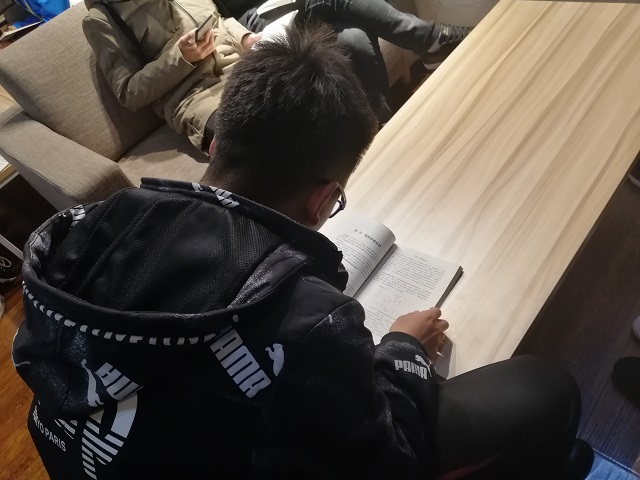 【完满班级】浸润书香 遨游书海——计科1802班举办“品书香 悟人生”活动