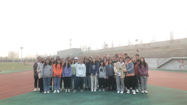 【完满班级】 舞动少年青春 展示自我激情——外国语言文学系英语2003班、英语2007班完满班级活动