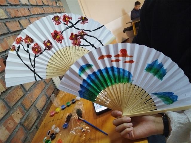 【完满团支部】夏日微凉意 白扇纸添花——经济与管理学院经管2205班完满团支部活动